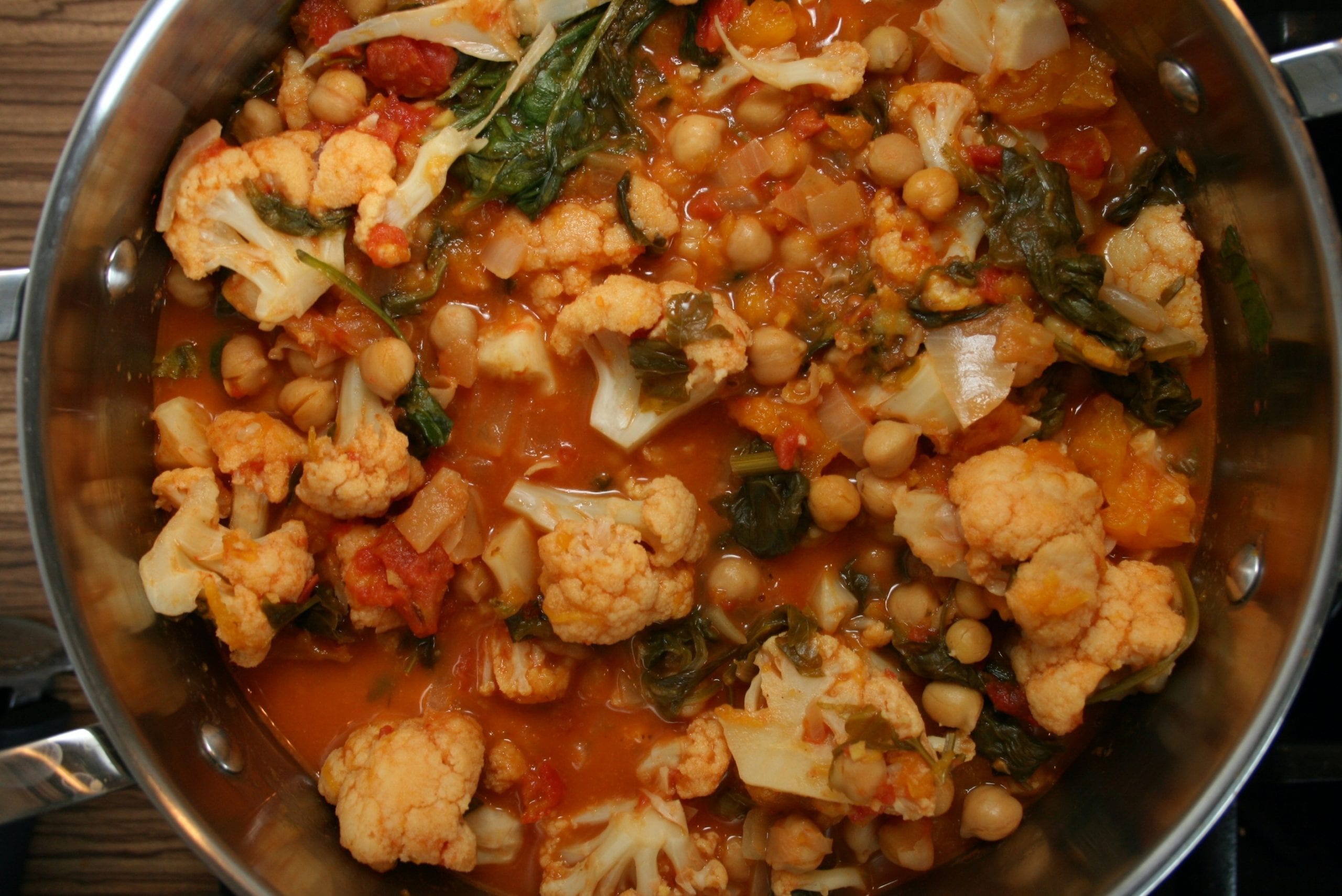 recipe, dinner, lunch, curry, Indian food, spicy, cauliflower, pumpkin, tomato, ginger, spinach, chickpeas, plant-based, vegan, lactose-free, casein-free, egg-free, oil-free, sugar-free, whole food