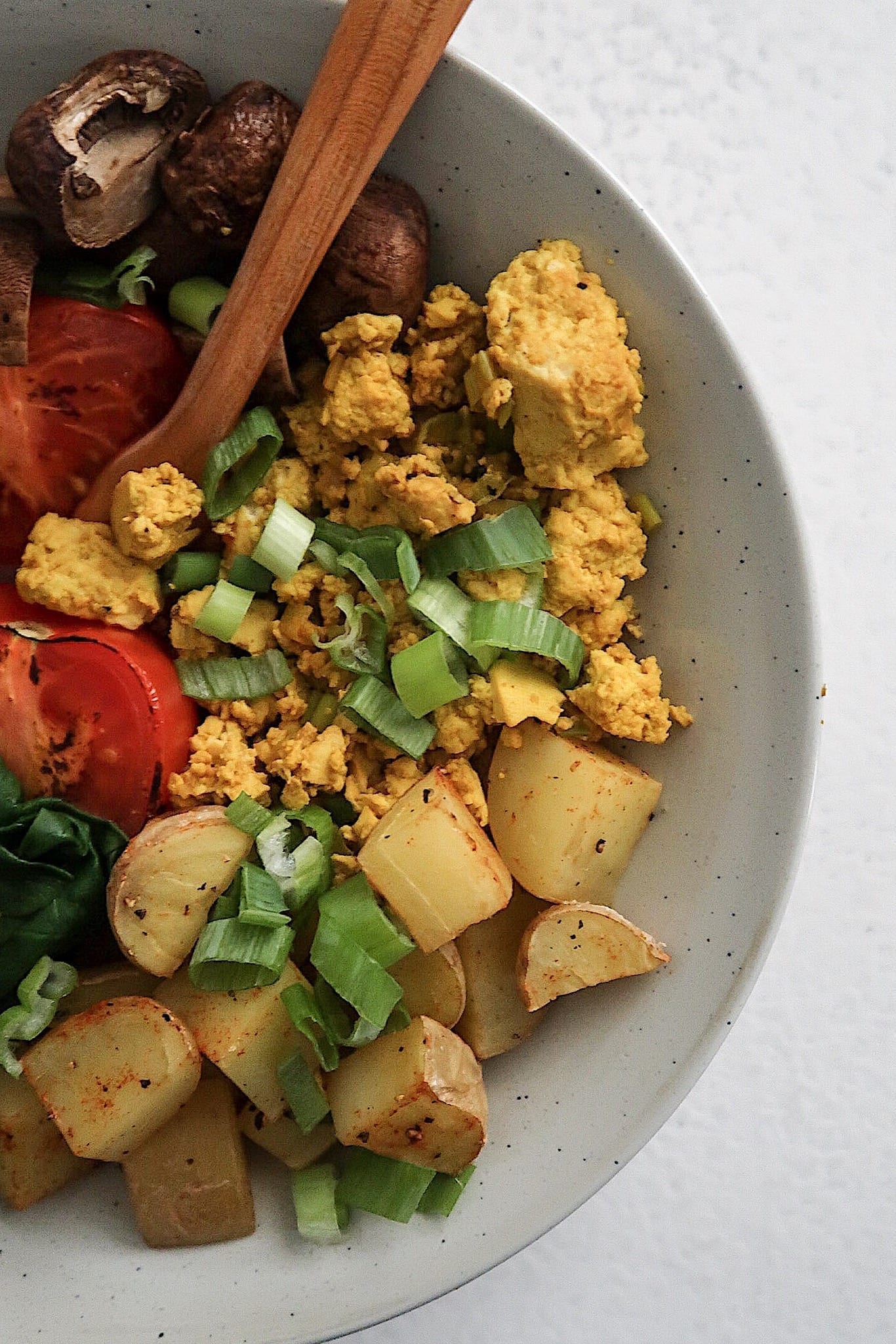 Healthy Vegan Breakfast Recipes, Tofu scramble breakfast bowl