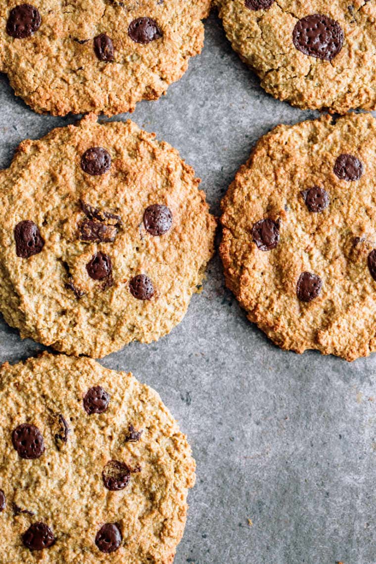 Vegan oatmeal chocolate chip cookies