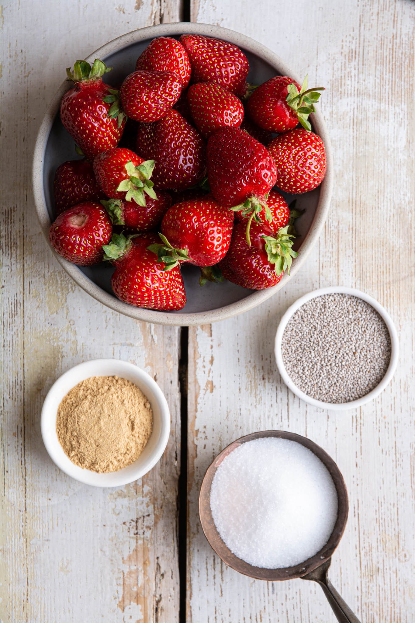 Let’s make an easy strawberry sauce using fresh strawberries. All you need is a blender and 3-4 ingredients. This sauce is ideal for pancakes, crepes, waffles, cheesecake, pound cake, ice cream, and other desserts.